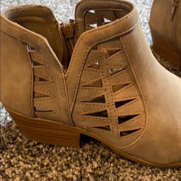 Ankle booties - Picture 2 of 4